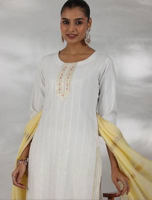 women ethnic motifs regular thread work kurta with trousers & with dupatta 3