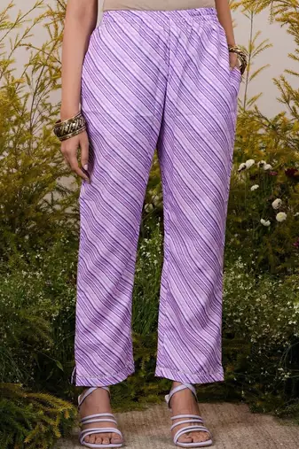 women floral printed regular thread work kurta with trousers & with dupatta