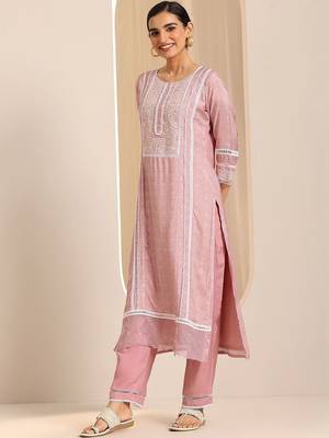 women ethnic motifs printed regular thread work kurta with trousers & with dupatta 3