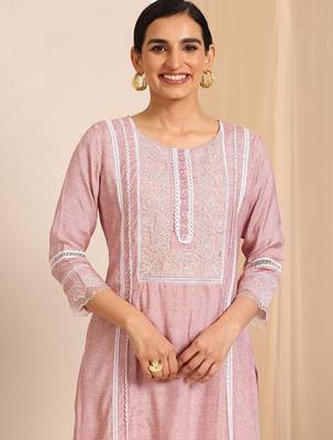 women ethnic motifs printed regular thread work kurta with trousers & with dupatta 7