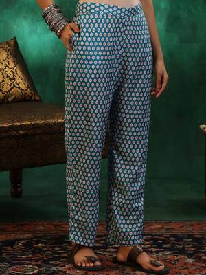 women ethnic motifs printed regular mirror work linen kurta with trousers & with dupatta 7