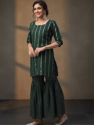 women ethnic motifs printed regular kurta with sharara & with dupatta 2