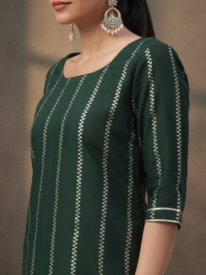 women ethnic motifs printed regular kurta with sharara & with dupatta 3