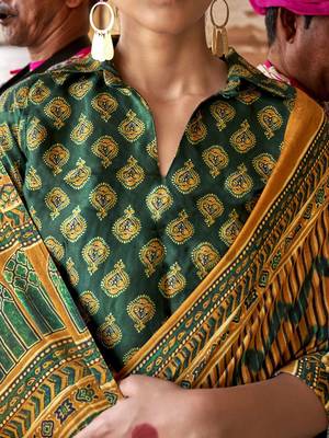 Mustard ajrak block silk blend leheriya saree 4