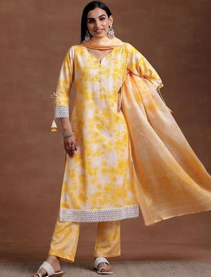women dyed regular kurta with trousers & with dupatta 1