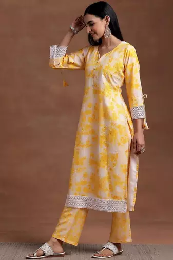 women dyed regular kurta with trousers & with dupatta