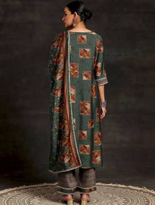 women printed regular kurta with palazzos & with dupatta 5