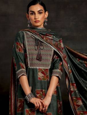 women printed regular kurta with palazzos & with dupatta 6
