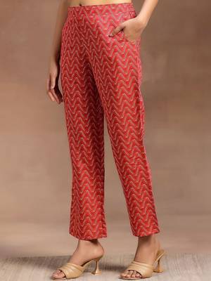 women ethnic motifs printed regular kurta with trousers & with dupatta 6
