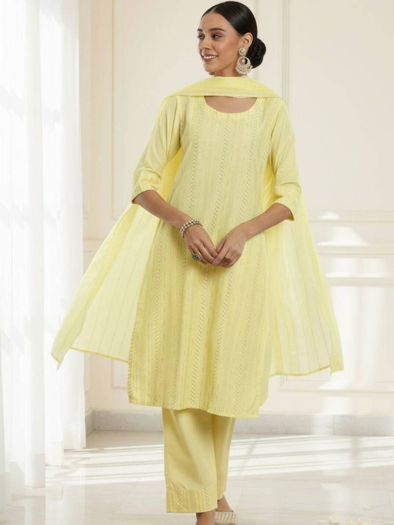 women ethnic motifs printed regular kurta with trousers & with dupatta