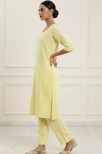 women ethnic motifs printed regular kurta with trousers & with dupatta