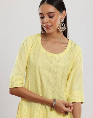 women ethnic motifs printed regular kurta with trousers & with dupatta 5