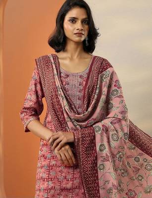 women ethnic motifs printed regular thread work kurta with trousers & with dupatta 3