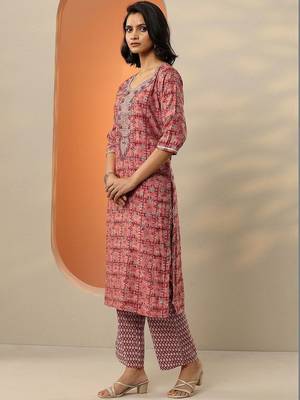 women ethnic motifs printed regular thread work kurta with trousers & with dupatta 7