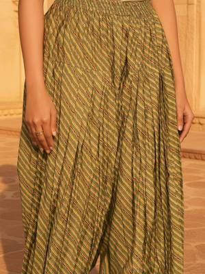 women floral printed regular kurta with dhoti pants & with dupatta 3