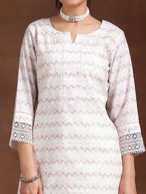 women printed regular kurta with trousers & with dupatta 3