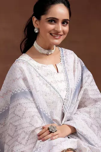 women printed regular kurta with trousers & with dupatta