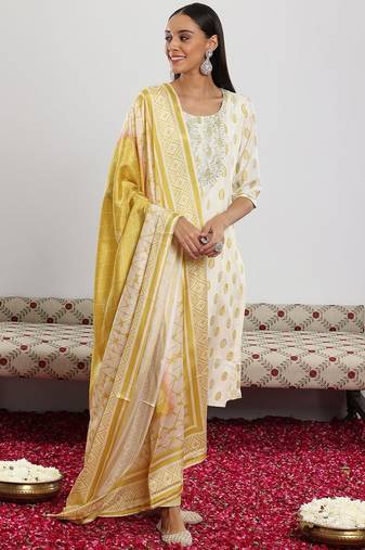 women ethnic motifs printed regular sequinned kurta with trousers & with dupatta