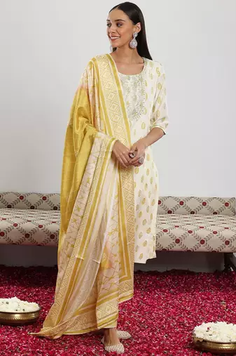 women ethnic motifs printed regular sequinned kurta with trousers & with dupatta