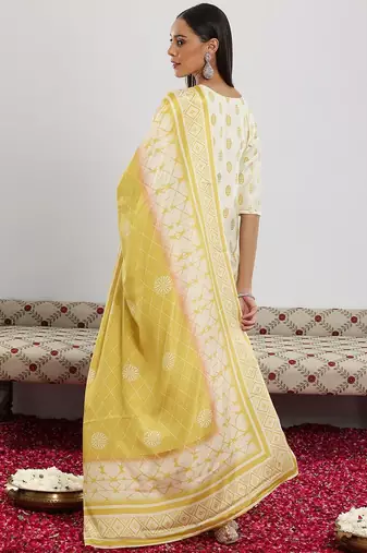 women ethnic motifs printed regular sequinned kurta with trousers & with dupatta
