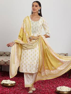 women ethnic motifs printed regular sequinned kurta with trousers & with dupatta 5