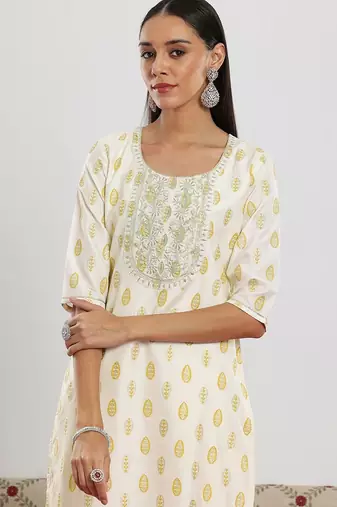 women ethnic motifs printed regular sequinned kurta with trousers & with dupatta