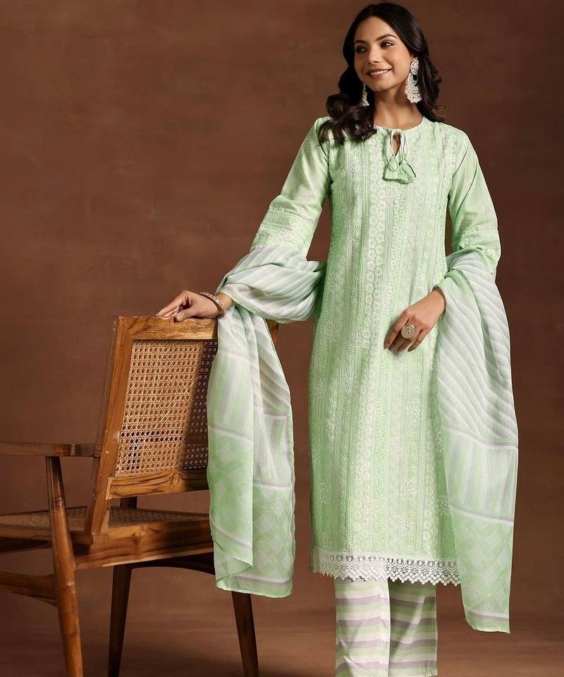 women ethnic motifs embroidered regular thread work kurta with trousers & with dupatta