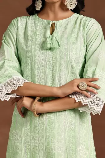 women ethnic motifs embroidered regular thread work kurta with trousers & with dupatta