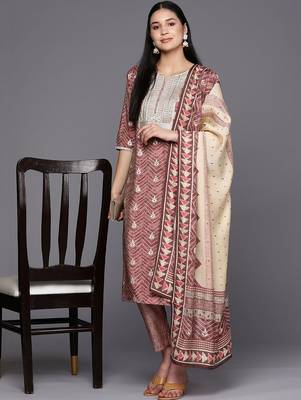 women ethnic motifs printed regular sequinned kurta with trousers & with dupatta 2