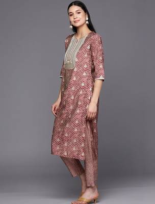 women ethnic motifs printed regular sequinned kurta with trousers & with dupatta 3