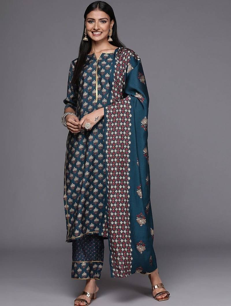 women ethnic motifs printed regular kurta with trousers & with dupatta
