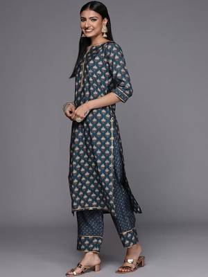 women ethnic motifs printed regular kurta with trousers & with dupatta 5