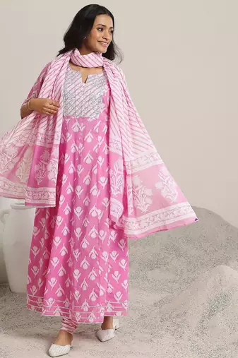 women ethnic motifs printed panelled thread work kurta with churidar & with dupatta