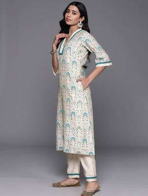 women floral printed regular kurta with trousers 4