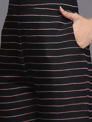 women ethnic motifs printed regular kurta with trousers & with dupatta 2