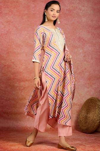 women printed regular thread work kurta with trousers & with dupatta