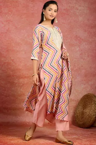 women printed regular thread work kurta with trousers & with dupatta