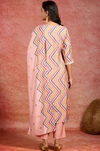 women printed regular thread work kurta with trousers & with dupatta