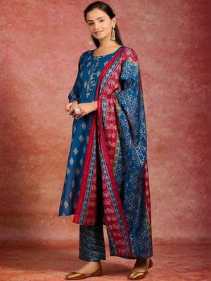 women printed regular kurta with trousers & with dupatta 1