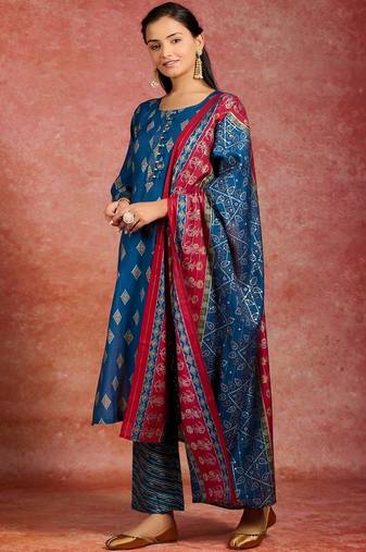 women printed regular kurta with trousers & with dupatta