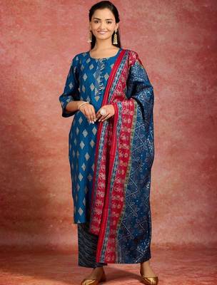 women printed regular kurta with trousers & with dupatta 5