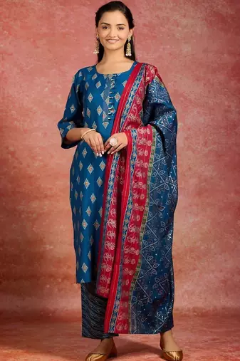 women printed regular kurta with trousers & with dupatta