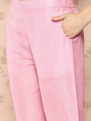 women ethnic motifs printed regular kurta with trousers 3