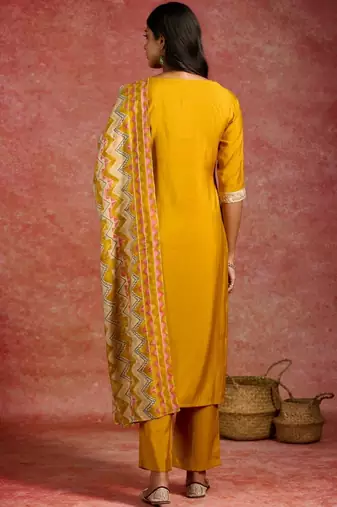 women embroidered regular thread work kurta with trousers & with dupatta