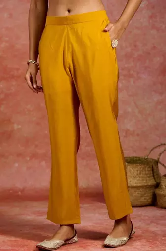 women embroidered regular thread work kurta with trousers & with dupatta