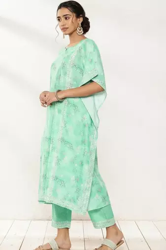 women ethnic motifs printed regular kurta with trousers