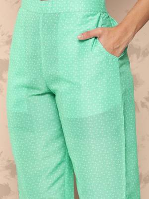 women ethnic motifs printed regular kurta with trousers 4