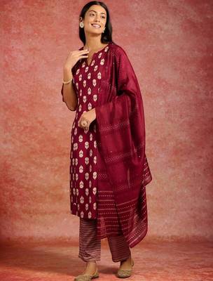women ethnic motifs printed regular kurta with trousers & with dupatta 2