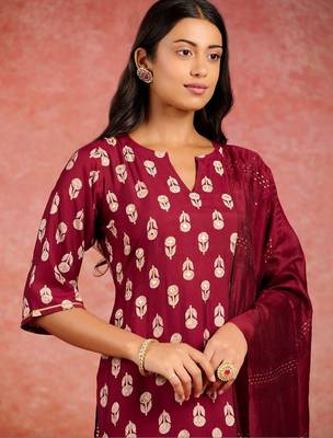 women ethnic motifs printed regular kurta with trousers & with dupatta 4