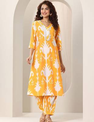 ethnic motifs printed v-neck kurta with salwar 2